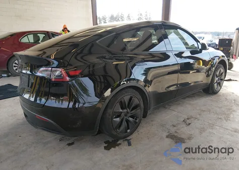 2025 Tesla Model Y Long Range Single Motor Rear-Wheel Drive z USA, uszkodzony, nr VIN 7SAYGDED5SF317278
